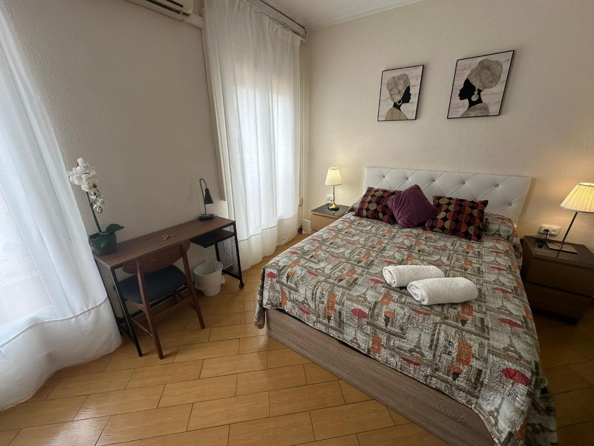 Alojamiento Nuevo Valenci Bed & Breakfast Barcelona Exterior photo