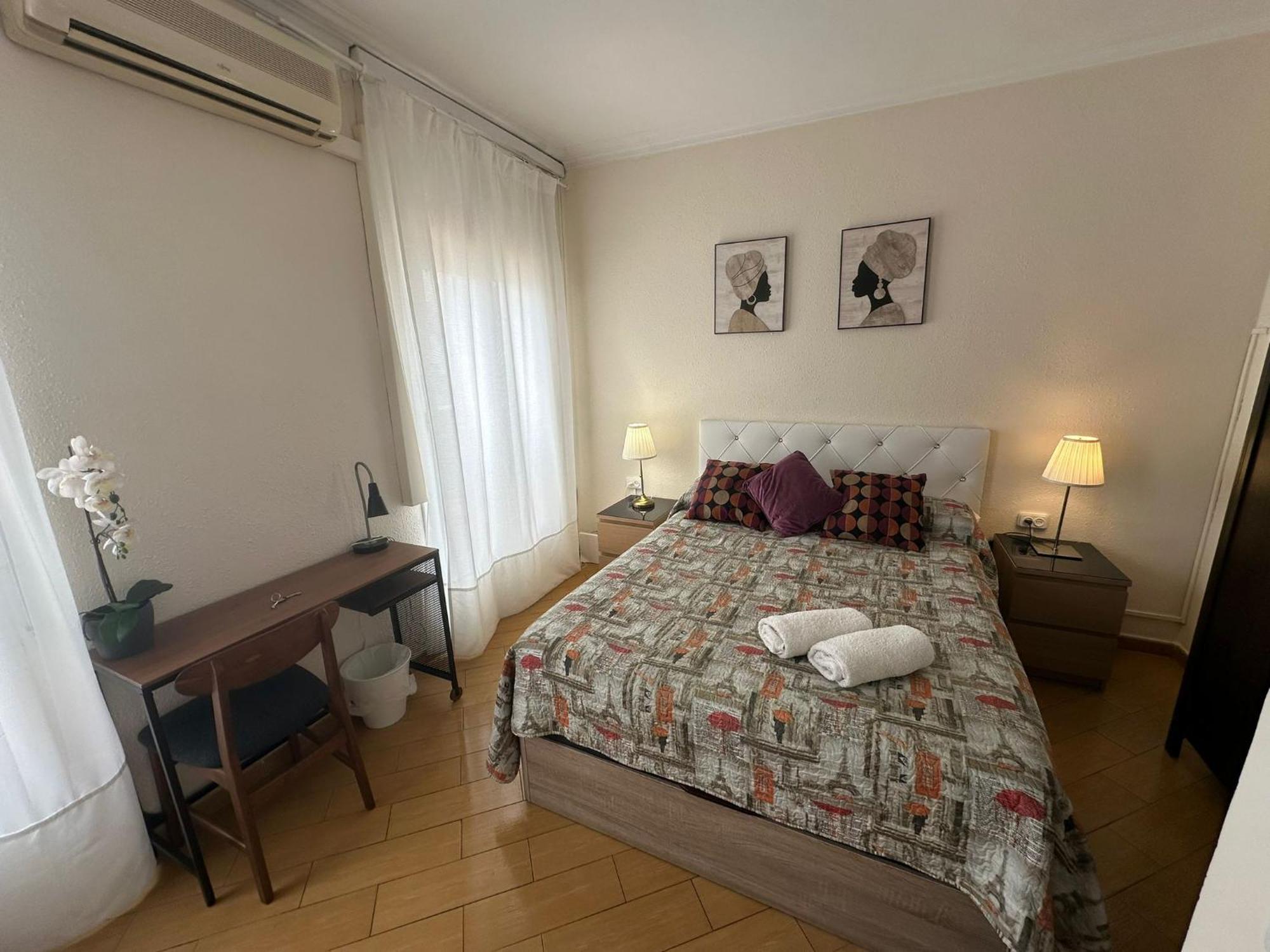 Alojamiento Nuevo Valenci Bed & Breakfast Barcelona Exterior photo